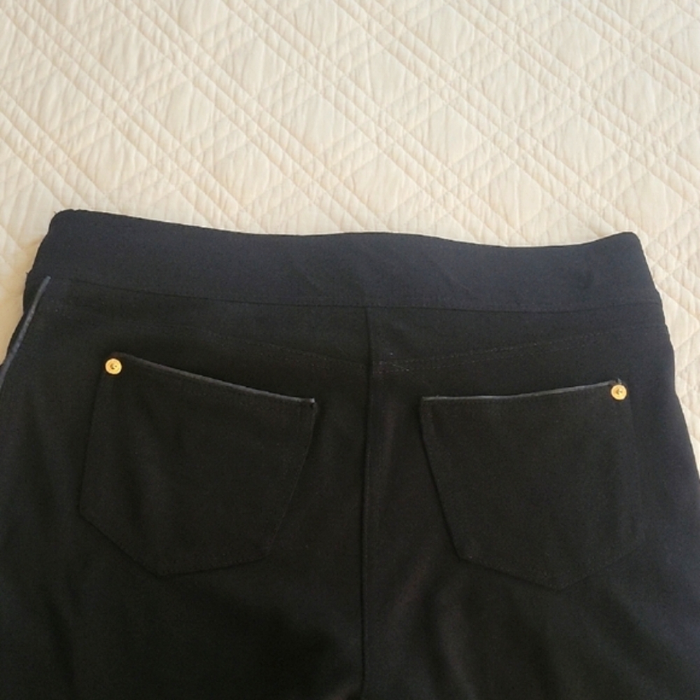 Peter Nygard Black Jeggings with Gold Button and Brads - Picture 4 of 5
